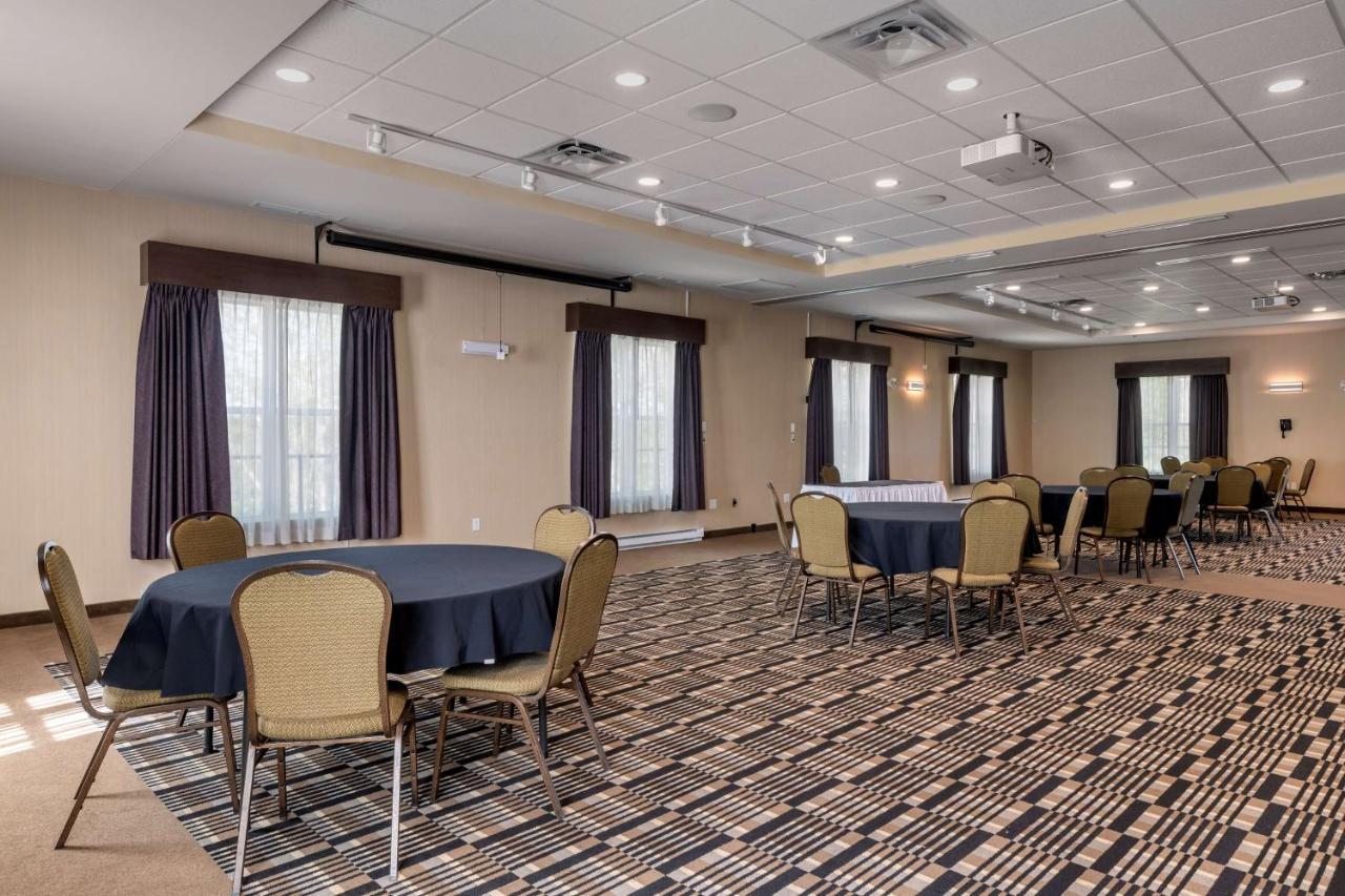 Best Western Plus Bridgewater Hotel & Convention Centre Bagian luar foto