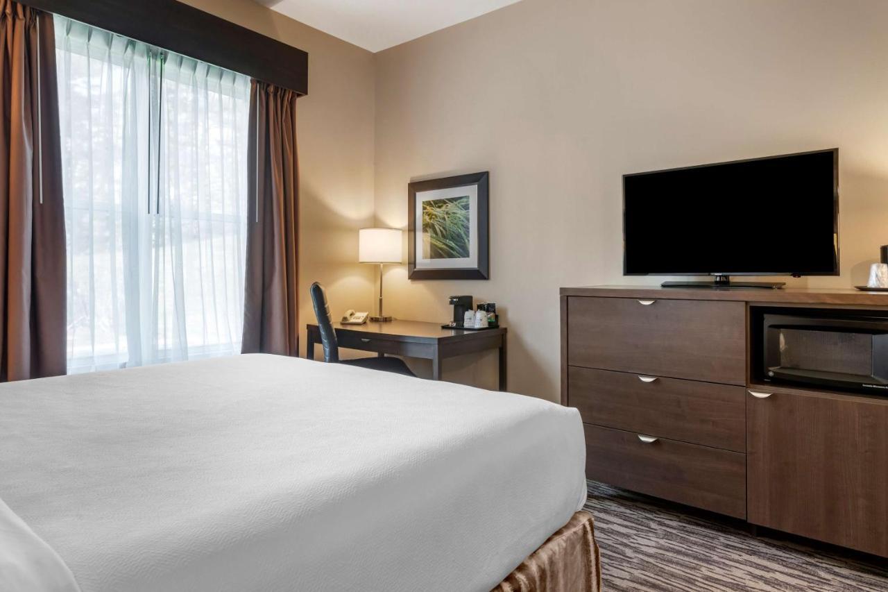 Best Western Plus Bridgewater Hotel & Convention Centre Bagian luar foto