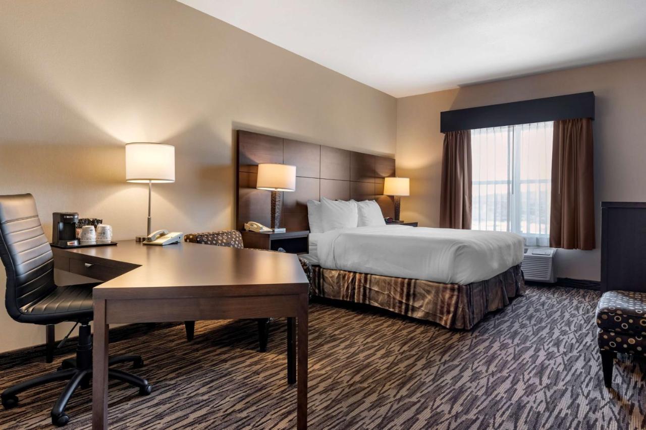 Best Western Plus Bridgewater Hotel & Convention Centre Bagian luar foto