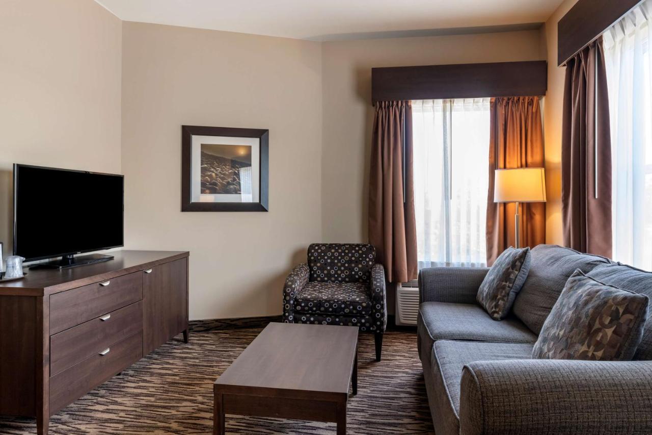 Best Western Plus Bridgewater Hotel & Convention Centre Bagian luar foto
