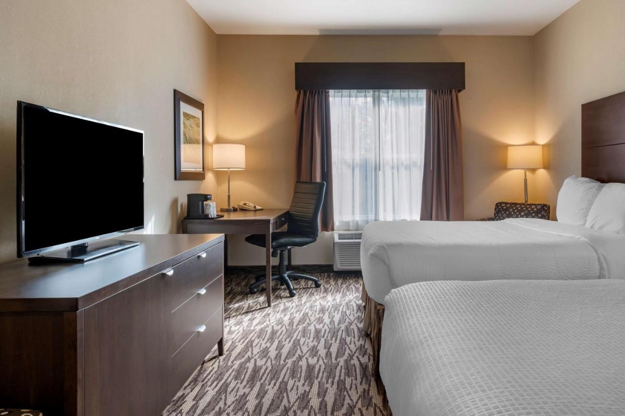 Best Western Plus Bridgewater Hotel & Convention Centre Bagian luar foto